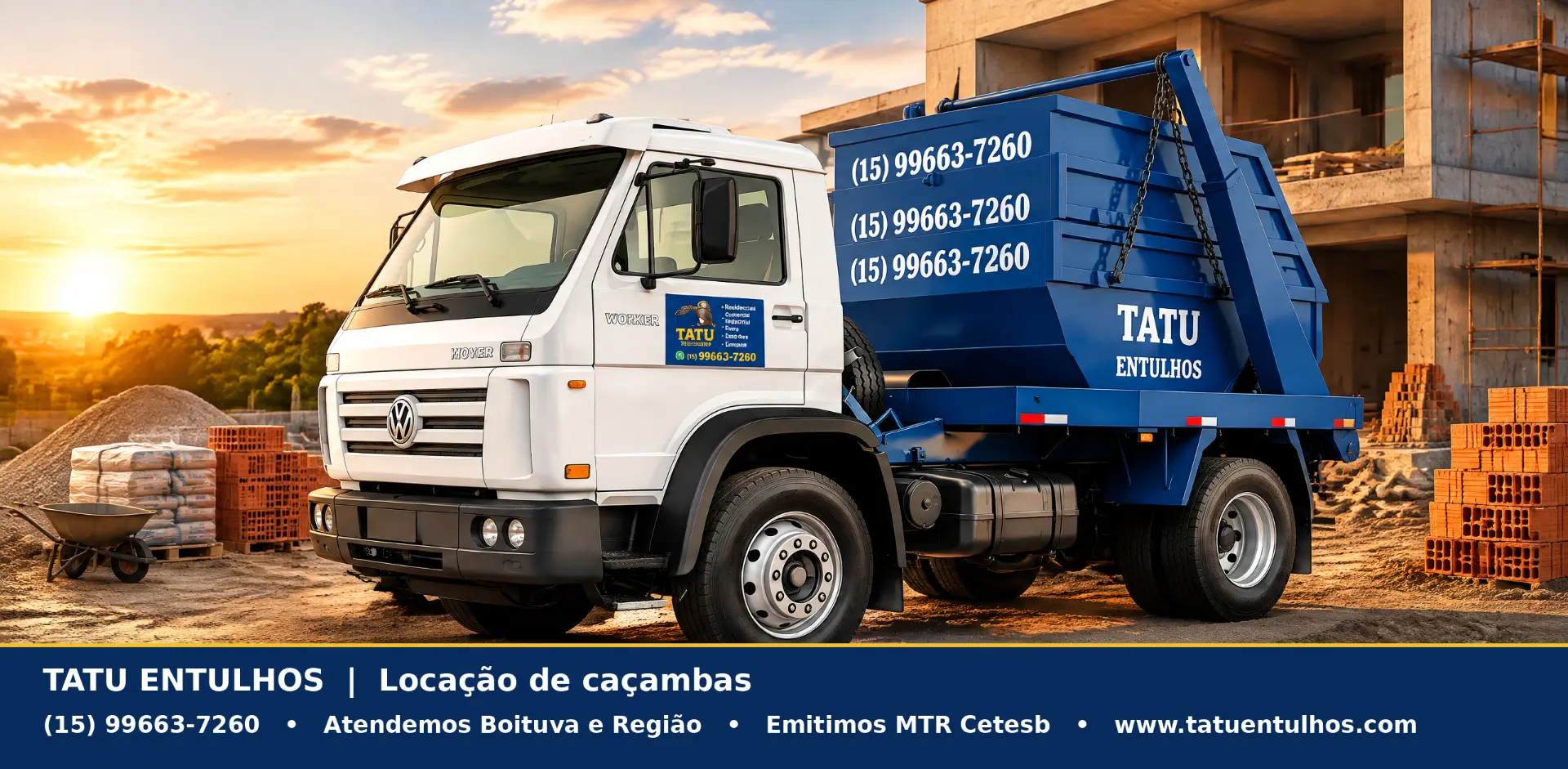 Caminhão da Tatu Entulhos com caçamba azul em obra
